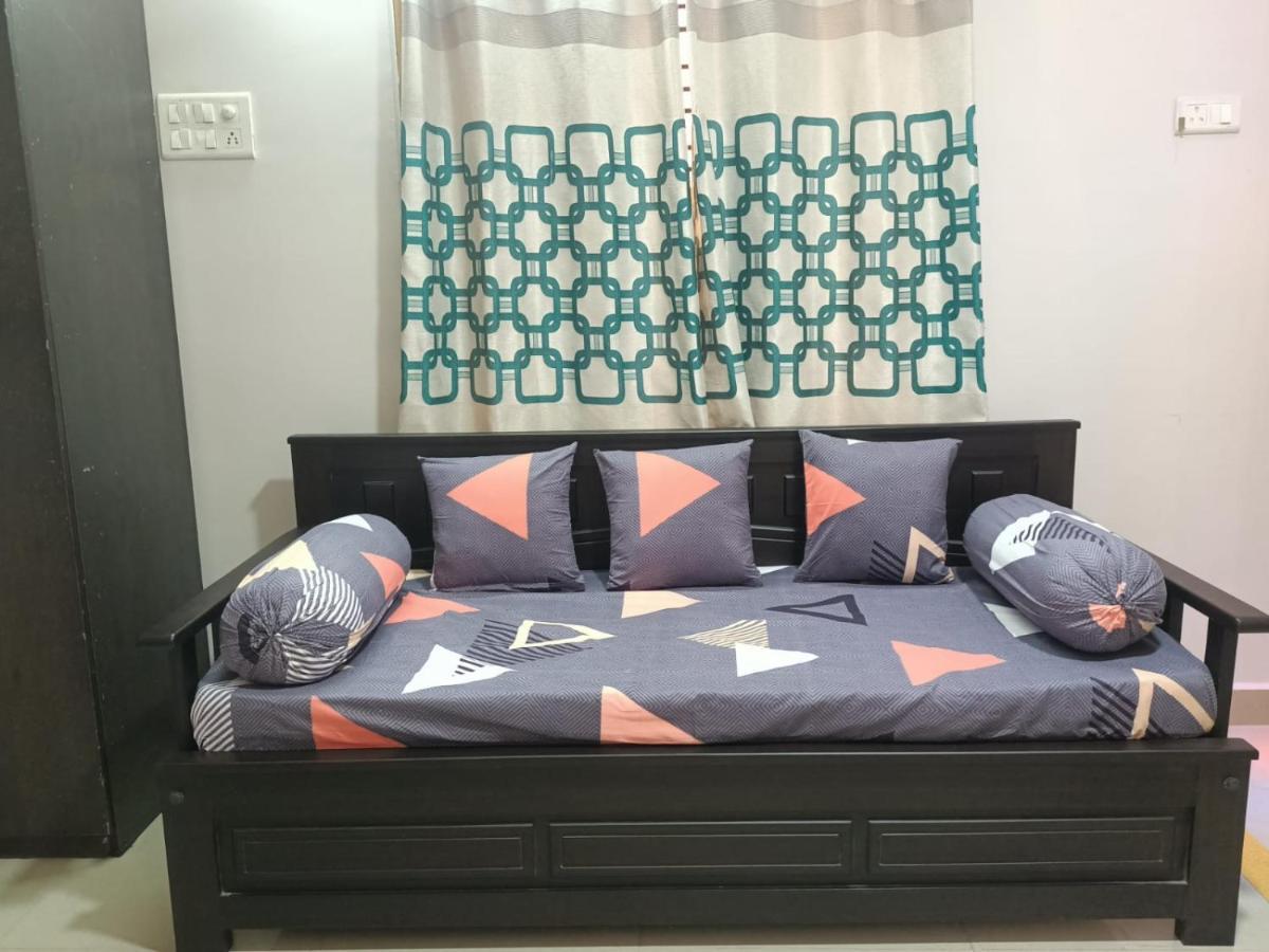 Advik Homestays Tirupati Exterior foto